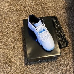 Jordan 11 retro low legend blue